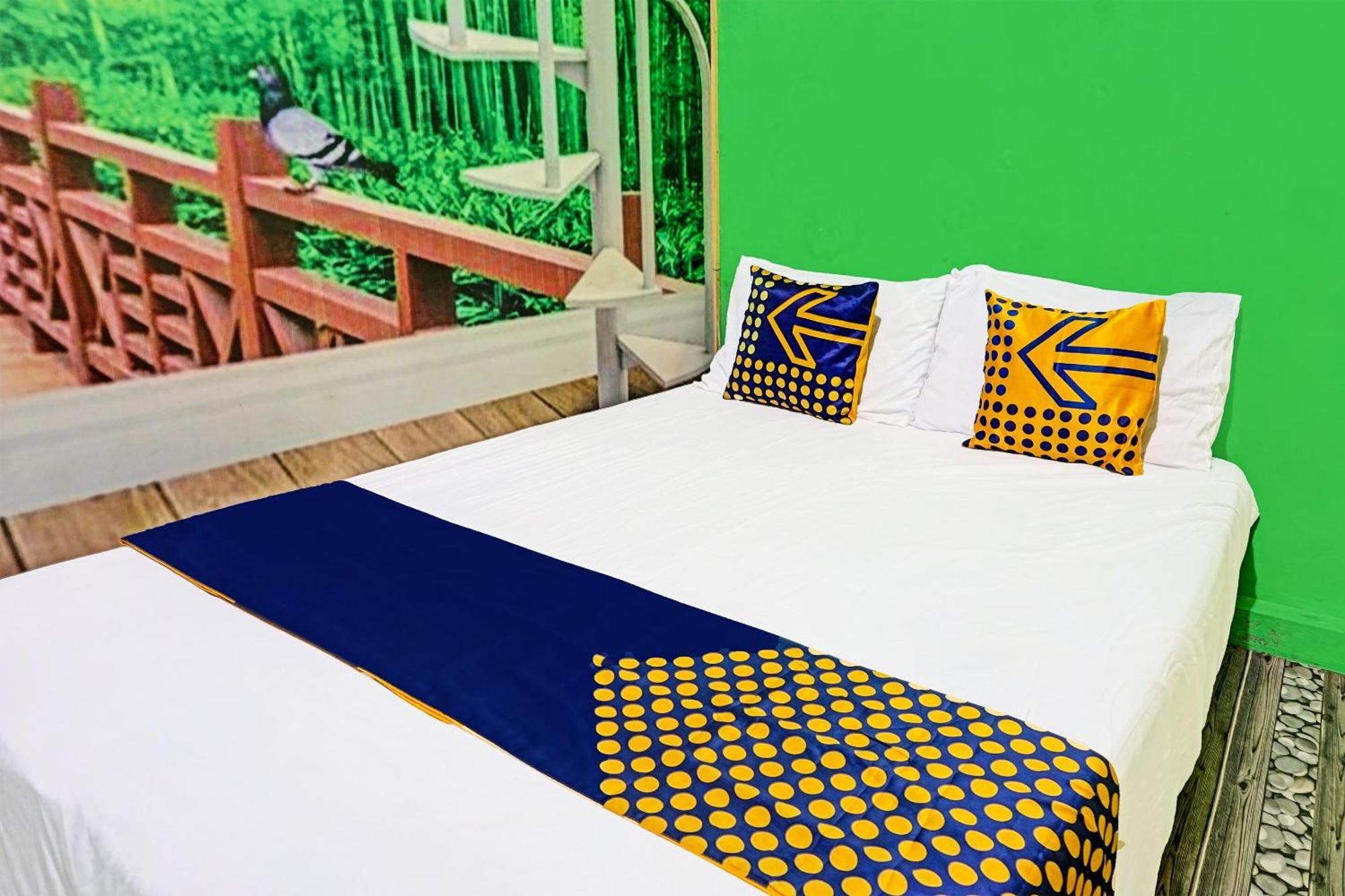 Oyo 91697 Nyaman Homestay Syariah Pare Екстер'єр фото